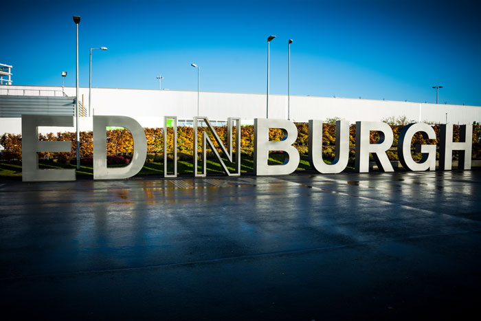 Edinburgh-sign-greeting-visitors